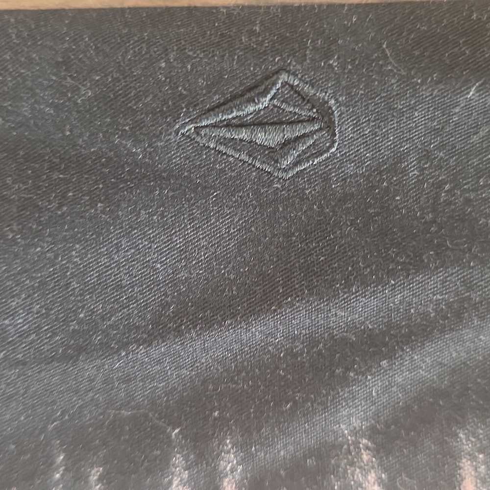 Volcom Shirt - Picture 6 of 6